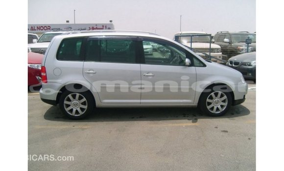 Buy Import Volkswagen Touran Other Car in Import - Dubai in Dhufar Buy Import Volkswagen Touran Other Car in Import - Dubai in Dhufar
