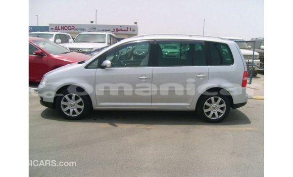 Buy Import Volkswagen Touran Other Car in Import - Dubai in Dhufar Buy Import Volkswagen Touran Other Car in Import - Dubai in Dhufar