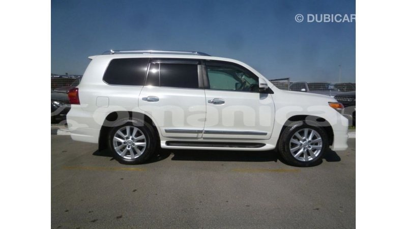 Big with watermark toyota land cruiser dhufar import dubai 2844