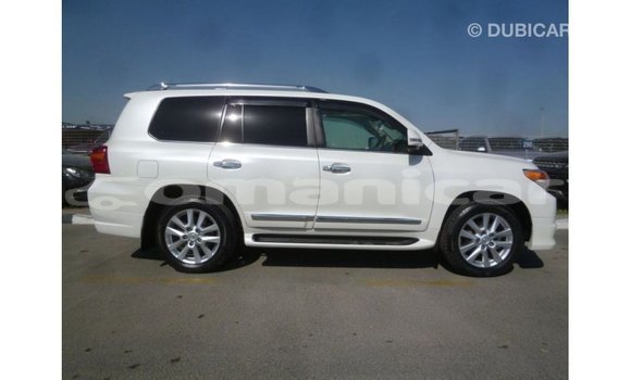 Buy Import Toyota Land Cruiser White Car in Import - Dubai in Dhufar Buy Import Toyota Land Cruiser White Car in Import - Dubai in Dhufar