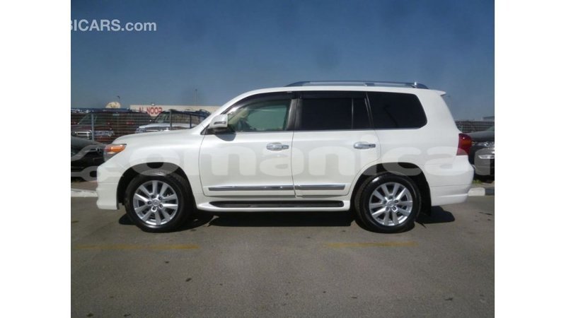 Big with watermark toyota land cruiser dhufar import dubai 2844