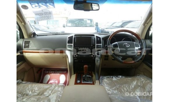 Buy Import Toyota Land Cruiser White Car in Import - Dubai in Dhufar Buy Import Toyota Land Cruiser White Car in Import - Dubai in Dhufar