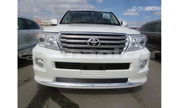 Buy Import Toyota Land Cruiser White Car in Import - Dubai in Dhufar Buy Import Toyota Land Cruiser White Car in Import - Dubai in Dhufar