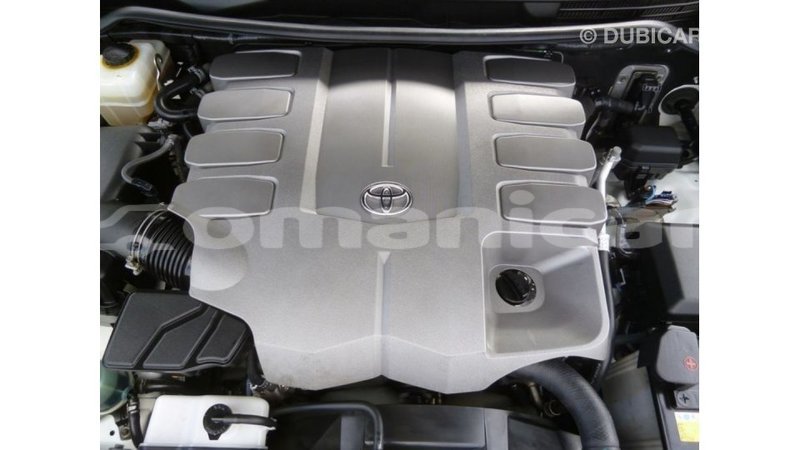 Big with watermark toyota land cruiser dhufar import dubai 2844