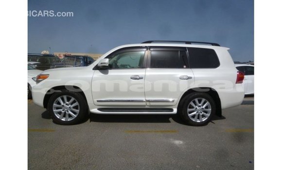 Buy Import Toyota Land Cruiser White Car in Import - Dubai in Dhufar Buy Import Toyota Land Cruiser White Car in Import - Dubai in Dhufar