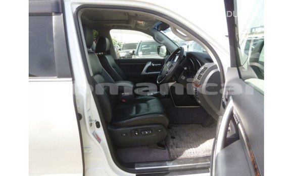 Buy Import Toyota Land Cruiser White Car in Import - Dubai in Dhufar Buy Import Toyota Land Cruiser White Car in Import - Dubai in Dhufar