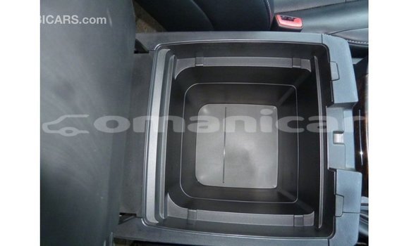 Buy Import Toyota Land Cruiser White Car in Import - Dubai in Dhufar Buy Import Toyota Land Cruiser White Car in Import - Dubai in Dhufar