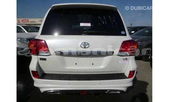 Buy Import Toyota Land Cruiser White Car in Import - Dubai in Dhufar Buy Import Toyota Land Cruiser White Car in Import - Dubai in Dhufar