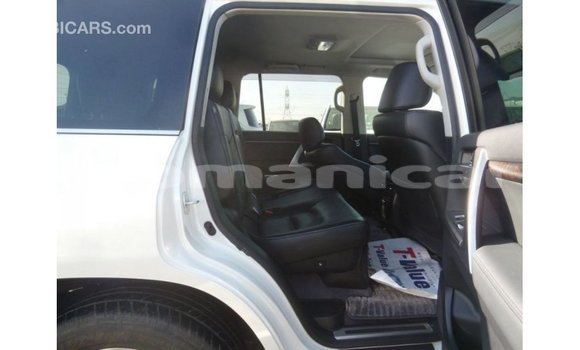Buy Import Toyota Land Cruiser White Car in Import - Dubai in Dhufar Buy Import Toyota Land Cruiser White Car in Import - Dubai in Dhufar