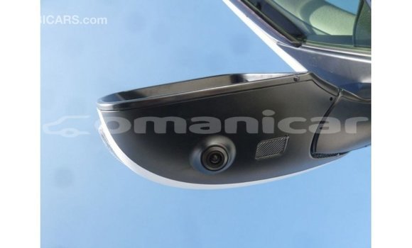 Buy Import Toyota Land Cruiser White Car in Import - Dubai in Dhufar Buy Import Toyota Land Cruiser White Car in Import - Dubai in Dhufar