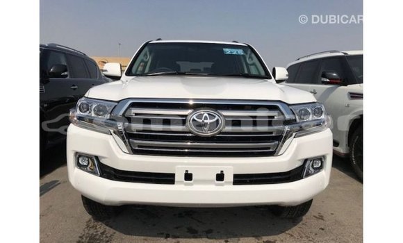 Buy Import Toyota Land Cruiser White Car in Import - Dubai in Dhufar Buy Import Toyota Land Cruiser White Car in Import - Dubai in Dhufar