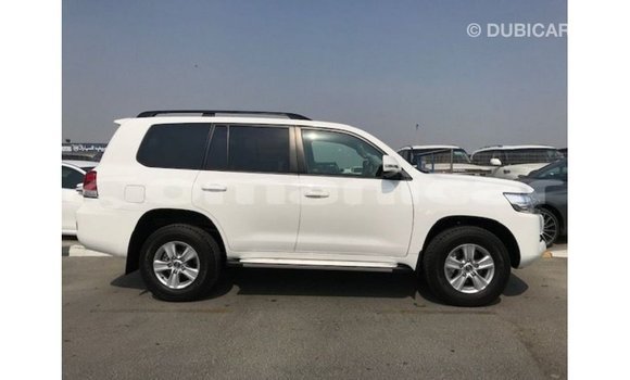 Buy Import Toyota Land Cruiser White Car in Import - Dubai in Dhufar Buy Import Toyota Land Cruiser White Car in Import - Dubai in Dhufar