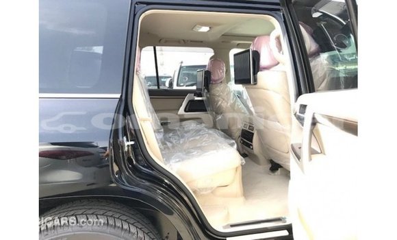 Buy Import Toyota Land Cruiser Black Car in Import - Dubai in Dhufar Buy Import Toyota Land Cruiser Black Car in Import - Dubai in Dhufar