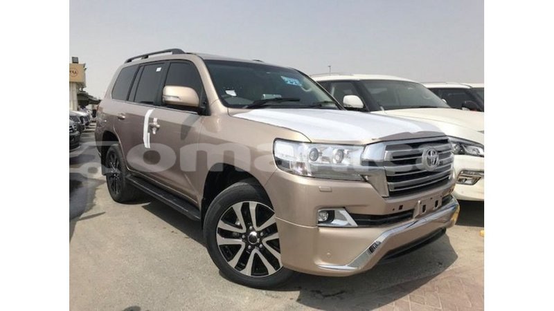 Big with watermark toyota land cruiser dhufar import dubai 2863