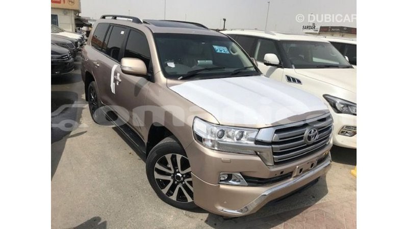 Big with watermark toyota land cruiser dhufar import dubai 2863