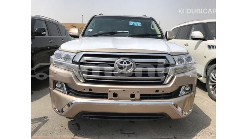 Big with watermark toyota land cruiser dhufar import dubai 2863