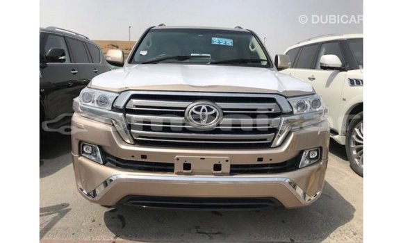 Buy Import Toyota Land Cruiser Other Car in Import - Dubai in Dhufar Buy Import Toyota Land Cruiser Other Car in Import - Dubai in Dhufar