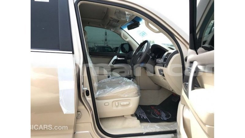 Big with watermark toyota land cruiser dhufar import dubai 2863
