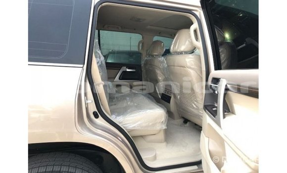 Buy Import Toyota Land Cruiser Other Car in Import - Dubai in Dhufar Buy Import Toyota Land Cruiser Other Car in Import - Dubai in Dhufar