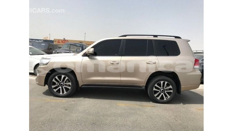 Big with watermark toyota land cruiser dhufar import dubai 2863