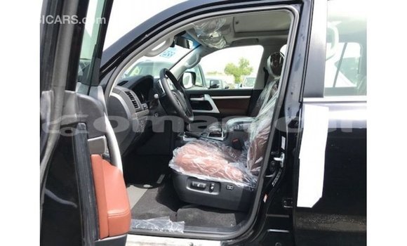 Buy Import Toyota Land Cruiser Black Car in Import - Dubai in Dhufar Buy Import Toyota Land Cruiser Black Car in Import - Dubai in Dhufar