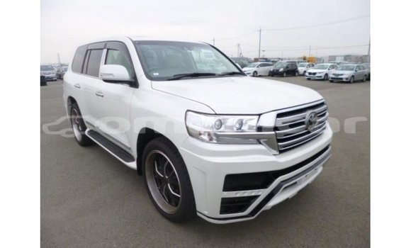 Buy Import Toyota Land Cruiser White Car in Import - Dubai in Dhufar Buy Import Toyota Land Cruiser White Car in Import - Dubai in Dhufar