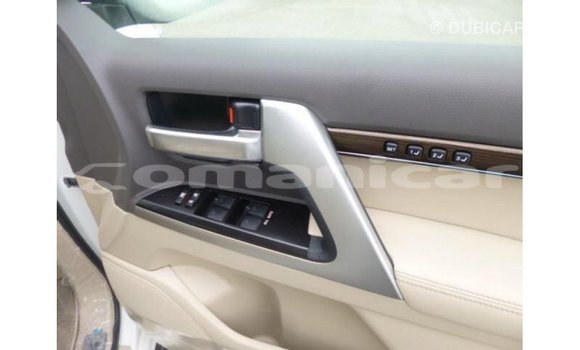 Buy Import Toyota Land Cruiser White Car in Import - Dubai in Dhufar Buy Import Toyota Land Cruiser White Car in Import - Dubai in Dhufar