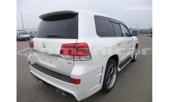 Buy Import Toyota Land Cruiser White Car in Import - Dubai in Dhufar Buy Import Toyota Land Cruiser White Car in Import - Dubai in Dhufar