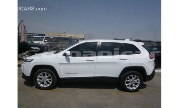 Buy Import Jeep Cherokee White Car in Import - Dubai in Dhufar Buy Import Jeep Cherokee White Car in Import - Dubai in Dhufar