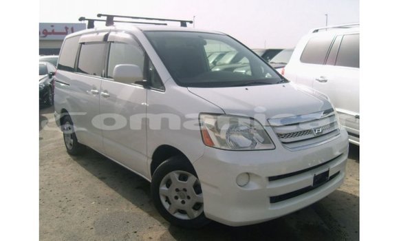 Buy Import Toyota Noah White Car in Import - Dubai in Dhufar Buy Import Toyota Noah White Car in Import - Dubai in Dhufar