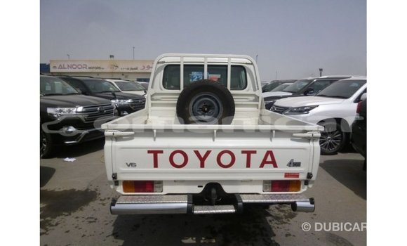 Buy Import Toyota Land Cruiser White Car in Import - Dubai in Dhufar Buy Import Toyota Land Cruiser White Car in Import - Dubai in Dhufar