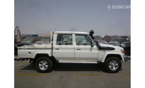 Buy Import Toyota Land Cruiser White Car in Import - Dubai in Dhufar Buy Import Toyota Land Cruiser White Car in Import - Dubai in Dhufar