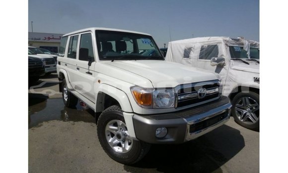 Buy Import Toyota Land Cruiser White Car in Import - Dubai in Dhufar Buy Import Toyota Land Cruiser White Car in Import - Dubai in Dhufar
