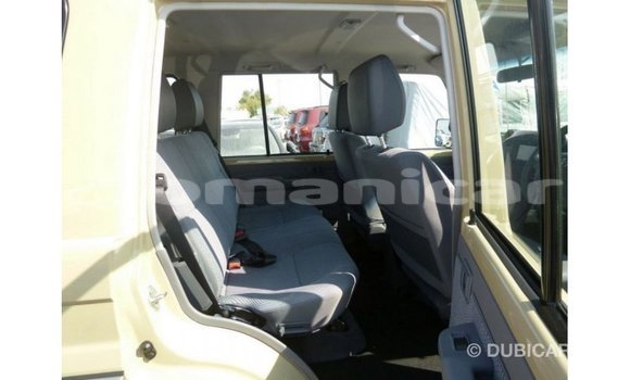 Buy Import Toyota Land Cruiser Beige Car in Import - Dubai in Dhufar Buy Import Toyota Land Cruiser Beige Car in Import - Dubai in Dhufar