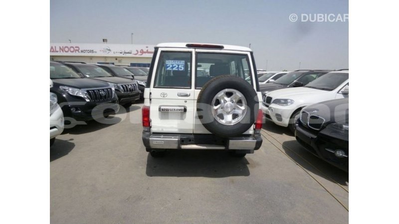 Big with watermark toyota land cruiser dhufar import dubai 2912