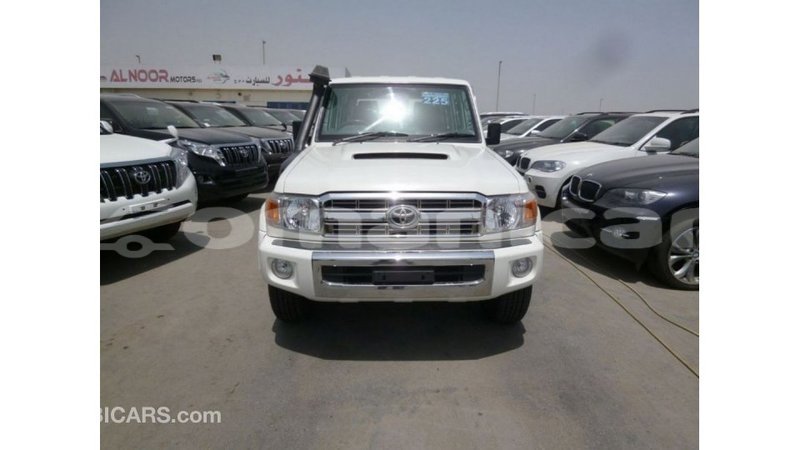 Big with watermark toyota land cruiser dhufar import dubai 2912