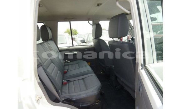 Buy Import Toyota Land Cruiser White Car in Import - Dubai in Dhufar Buy Import Toyota Land Cruiser White Car in Import - Dubai in Dhufar