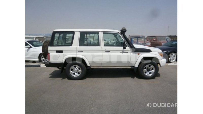 Big with watermark toyota land cruiser dhufar import dubai 2912