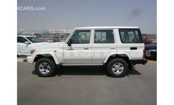 Buy Import Toyota Land Cruiser White Car in Import - Dubai in Dhufar Buy Import Toyota Land Cruiser White Car in Import - Dubai in Dhufar
