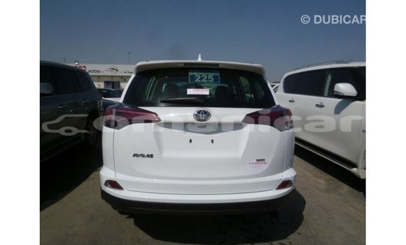 Buy Import Toyota 4Runner White Car in Import - Dubai in Dhufar Buy Import Toyota 4Runner White Car in Import - Dubai in Dhufar