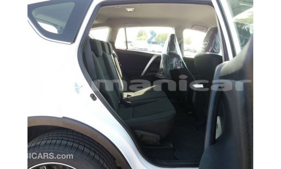 Buy Import Toyota 4Runner White Car in Import - Dubai in Dhufar Buy Import Toyota 4Runner White Car in Import - Dubai in Dhufar