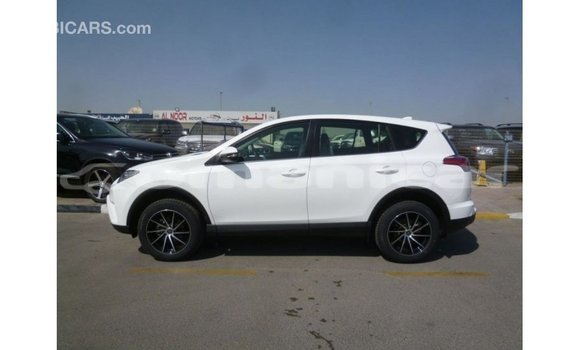 Buy Import Toyota 4Runner White Car in Import - Dubai in Dhufar Buy Import Toyota 4Runner White Car in Import - Dubai in Dhufar