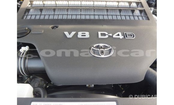 Buy Import Toyota Land Cruiser Other Car in Import - Dubai in Dhufar Buy Import Toyota Land Cruiser Other Car in Import - Dubai in Dhufar