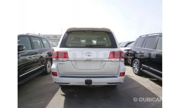 Buy Import Toyota Land Cruiser White Car in Import - Dubai in Dhufar Buy Import Toyota Land Cruiser White Car in Import - Dubai in Dhufar