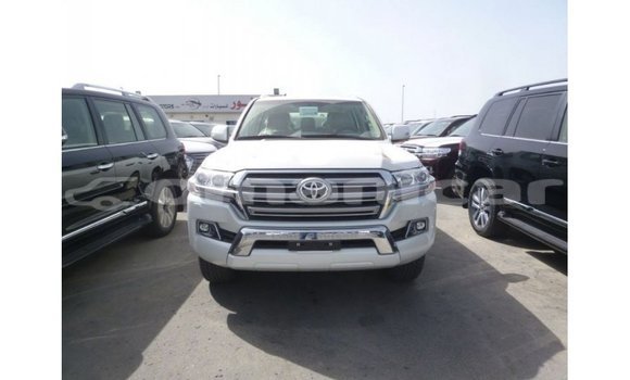 Buy Import Toyota Land Cruiser White Car in Import - Dubai in Dhufar Buy Import Toyota Land Cruiser White Car in Import - Dubai in Dhufar