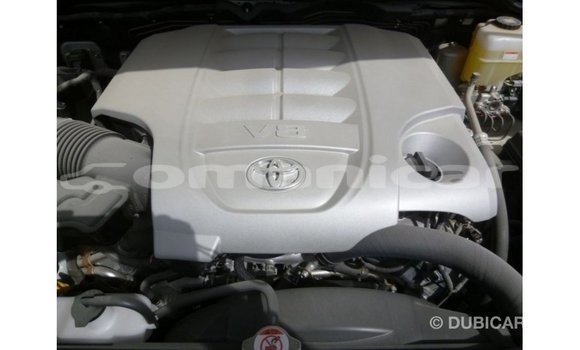 Buy Import Toyota Land Cruiser White Car in Import - Dubai in Dhufar Buy Import Toyota Land Cruiser White Car in Import - Dubai in Dhufar