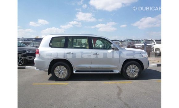 Buy Import Toyota Land Cruiser Other Car in Import - Dubai in Dhufar Buy Import Toyota Land Cruiser Other Car in Import - Dubai in Dhufar