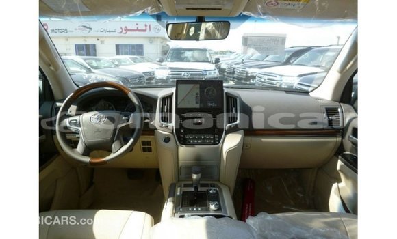 Buy Import Toyota Land Cruiser Other Car in Import - Dubai in Dhufar Buy Import Toyota Land Cruiser Other Car in Import - Dubai in Dhufar