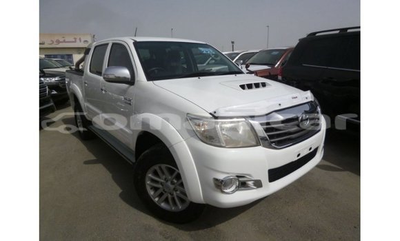 Buy Import Toyota Hilux White Car in Import - Dubai in Dhufar Buy Import Toyota Hilux White Car in Import - Dubai in Dhufar