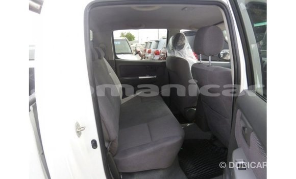 Buy Import Toyota Hilux White Car in Import - Dubai in Dhufar Buy Import Toyota Hilux White Car in Import - Dubai in Dhufar